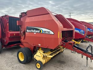 2006 New Holland BR780A Image