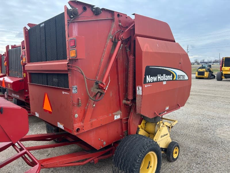Image of New Holland BR780A Image 1
