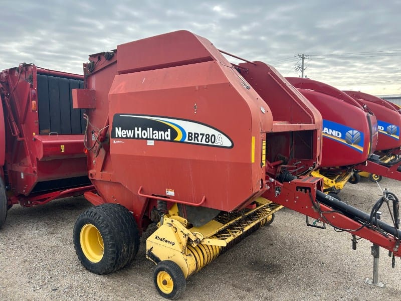 2006 New Holland BR780A Equipment Image0