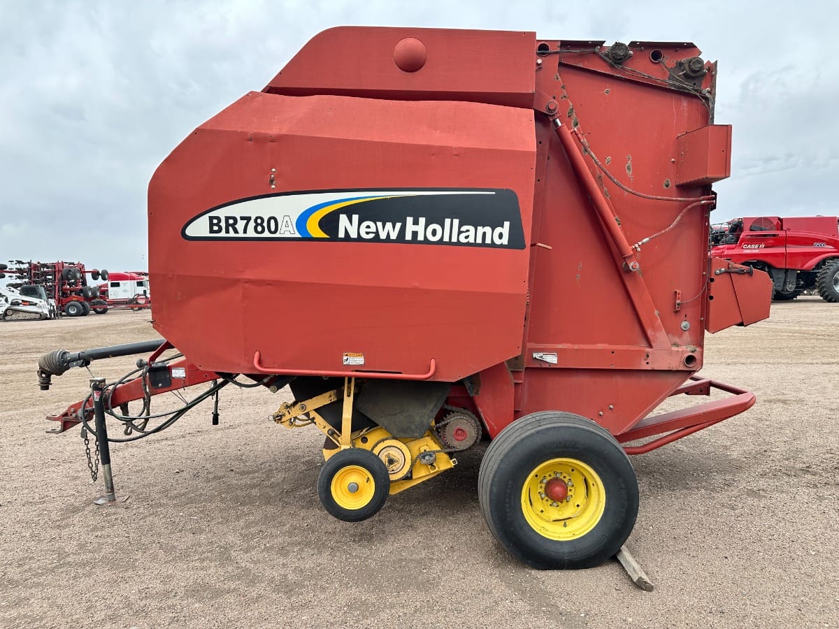 2006 New Holland BR780A Equipment Image0