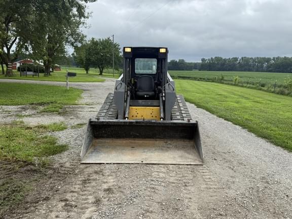 Image of New Holland C185 equipment image 2