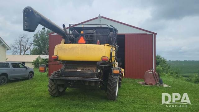 Image of New Holland CR940 equipment image 1