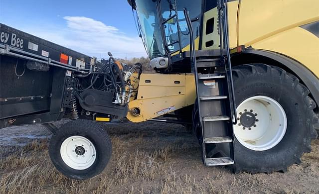 Image of New Holland CR960 equipment image 1