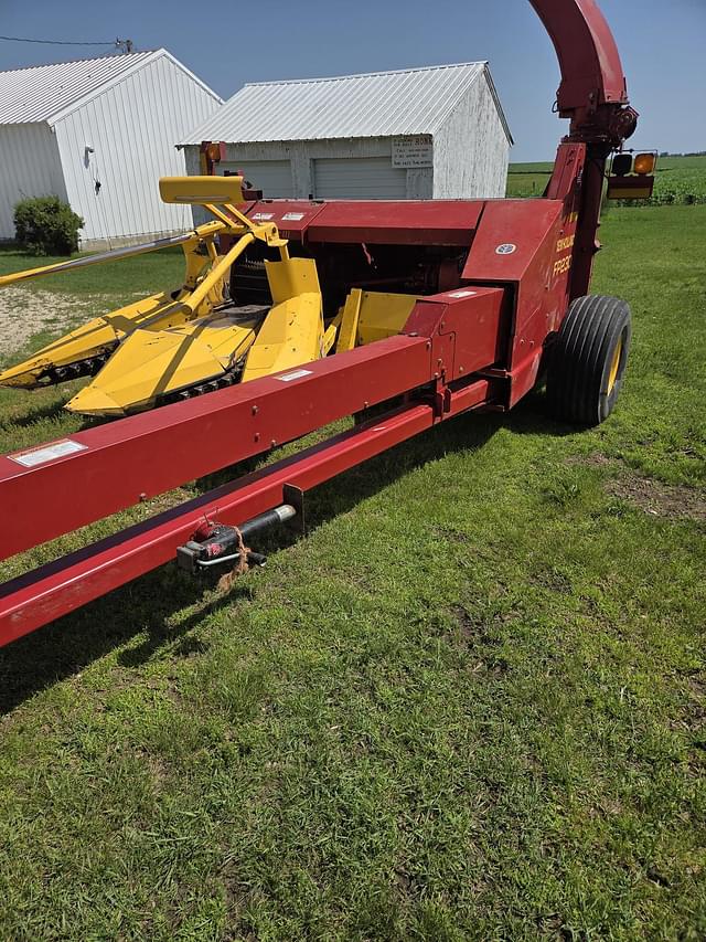 Image of New Holland FP230 equipment image 1