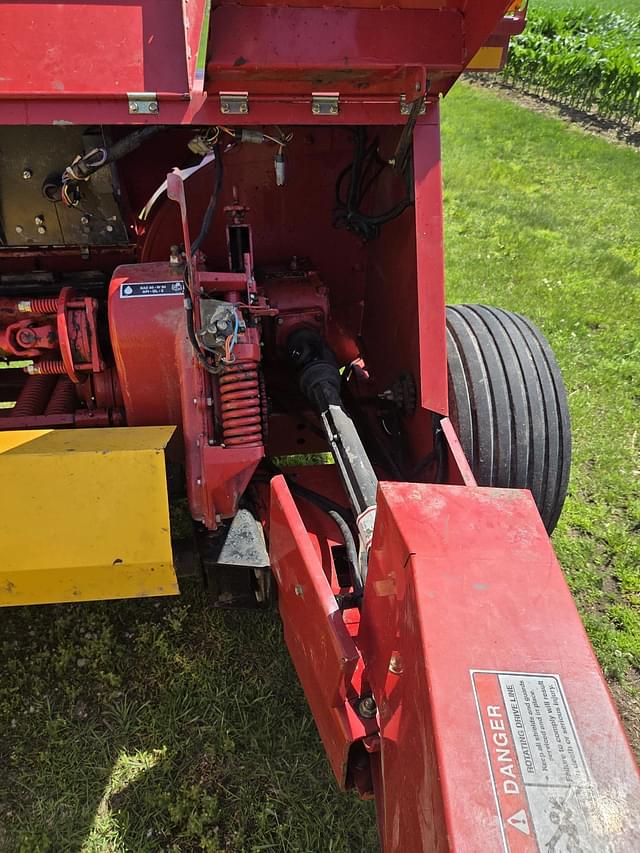 Image of New Holland FP230 equipment image 2