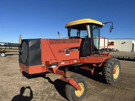 Image of New Holland HW325 equipment image 2