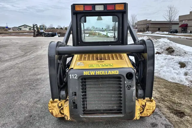 Image of New Holland L170 equipment image 4