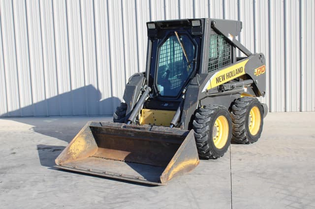 Image of New Holland L170 equipment image 3