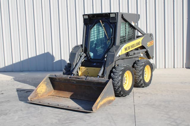 Image of New Holland L170 equipment image 2