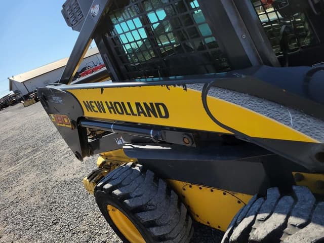 Image of New Holland L180 equipment image 4