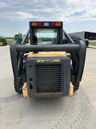 Image of New Holland L185 equipment image 3