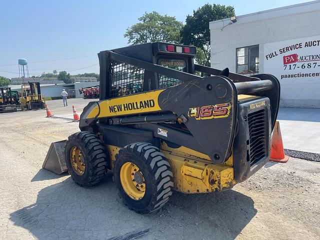 Image of New Holland L185 equipment image 3