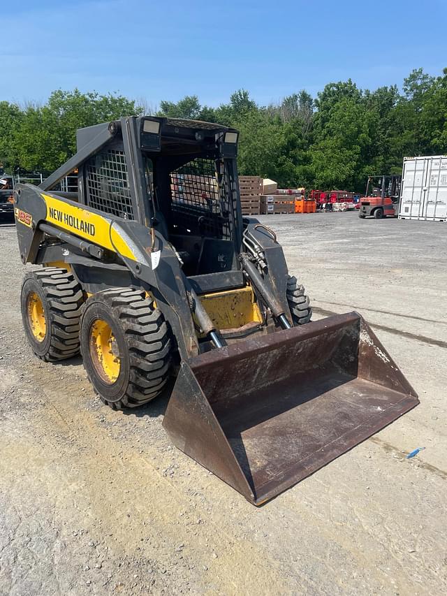 Image of New Holland L185 equipment image 1