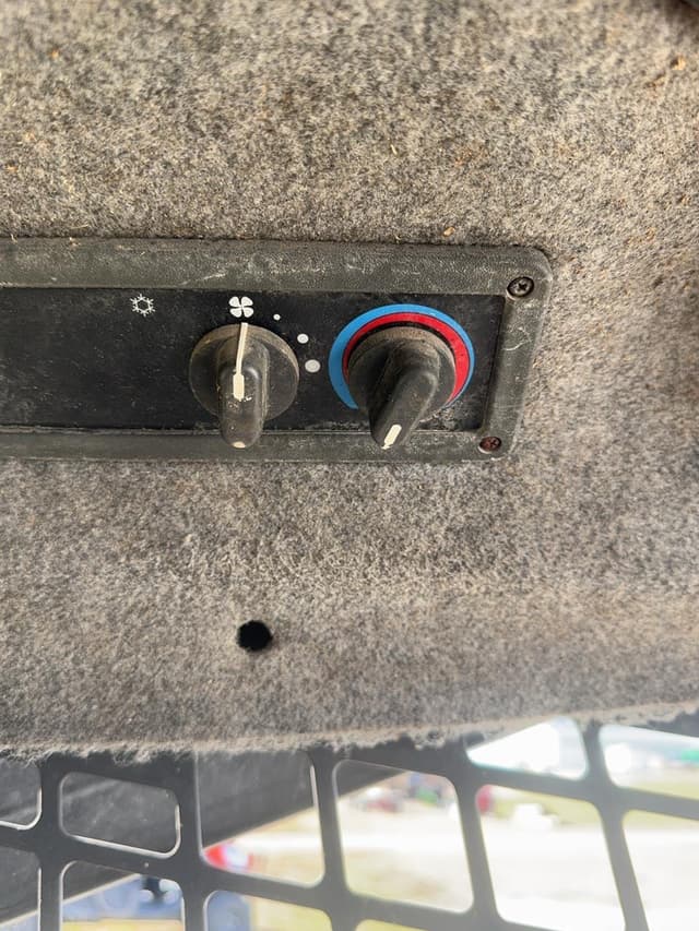 Image of New Holland LS160 equipment image 4