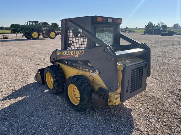 Image of New Holland LS170 equipment image 2