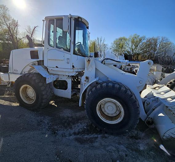 Image of New Holland LW130.B equipment image 2