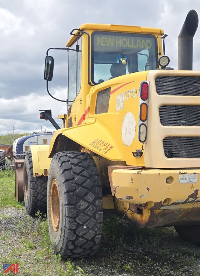 Image of New Holland LW170.B equipment image 4