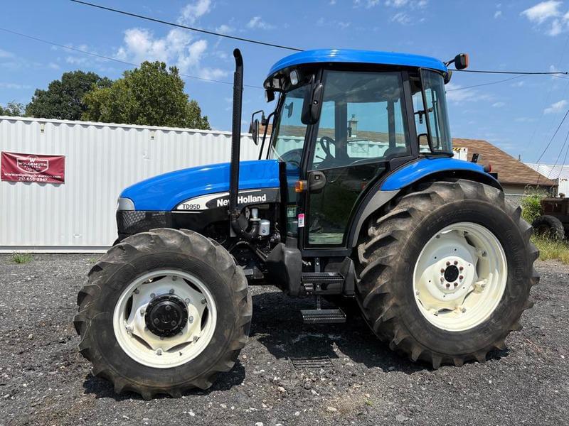 Image of New Holland TD95D Primary image
