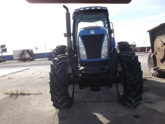 Image of New Holland TG210 equipment image 2