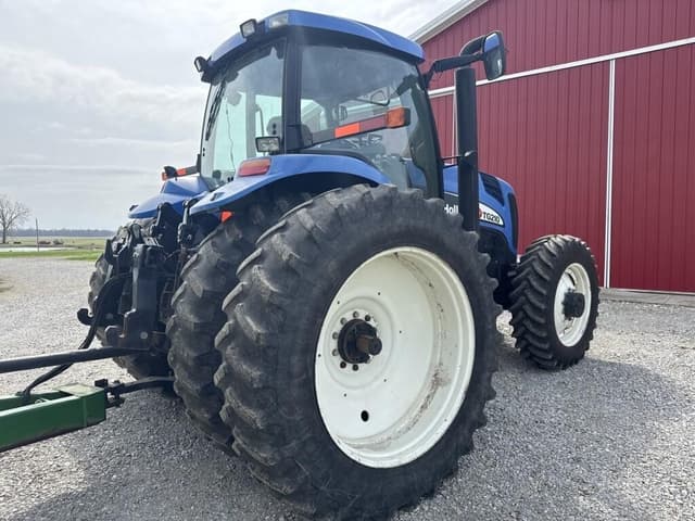 Image of New Holland TG210 equipment image 4
