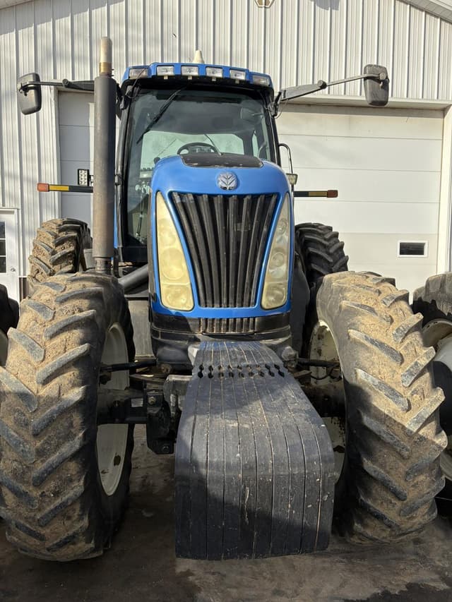 Image of New Holland TG230 equipment image 2