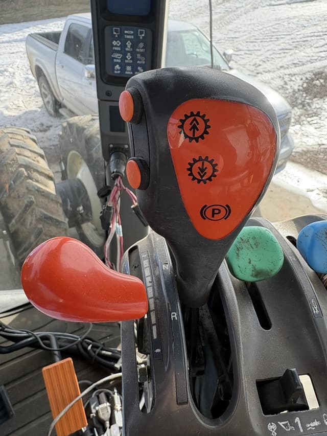 Image of New Holland TG230 equipment image 2