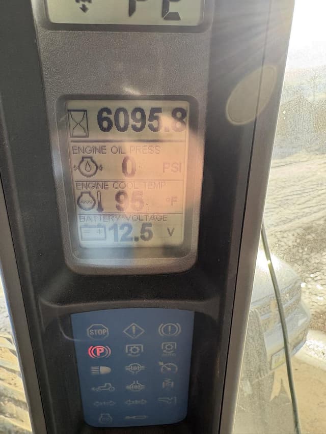 Image of New Holland TG230 equipment image 3