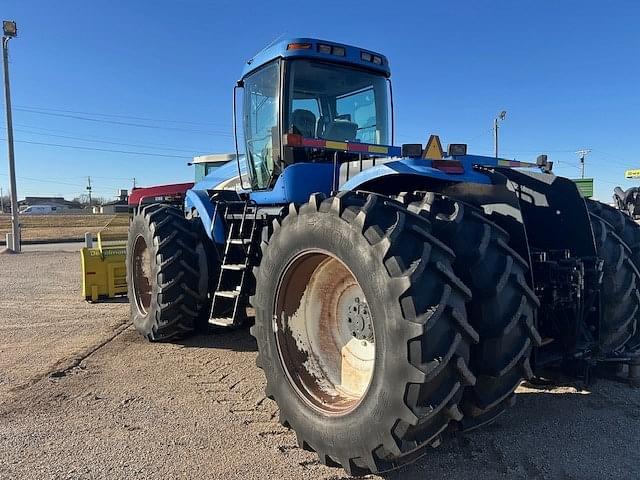 Image of New Holland TJ375 equipment image 3