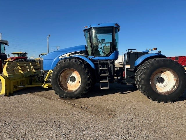 2006 New Holland TJ375 Equipment Image0