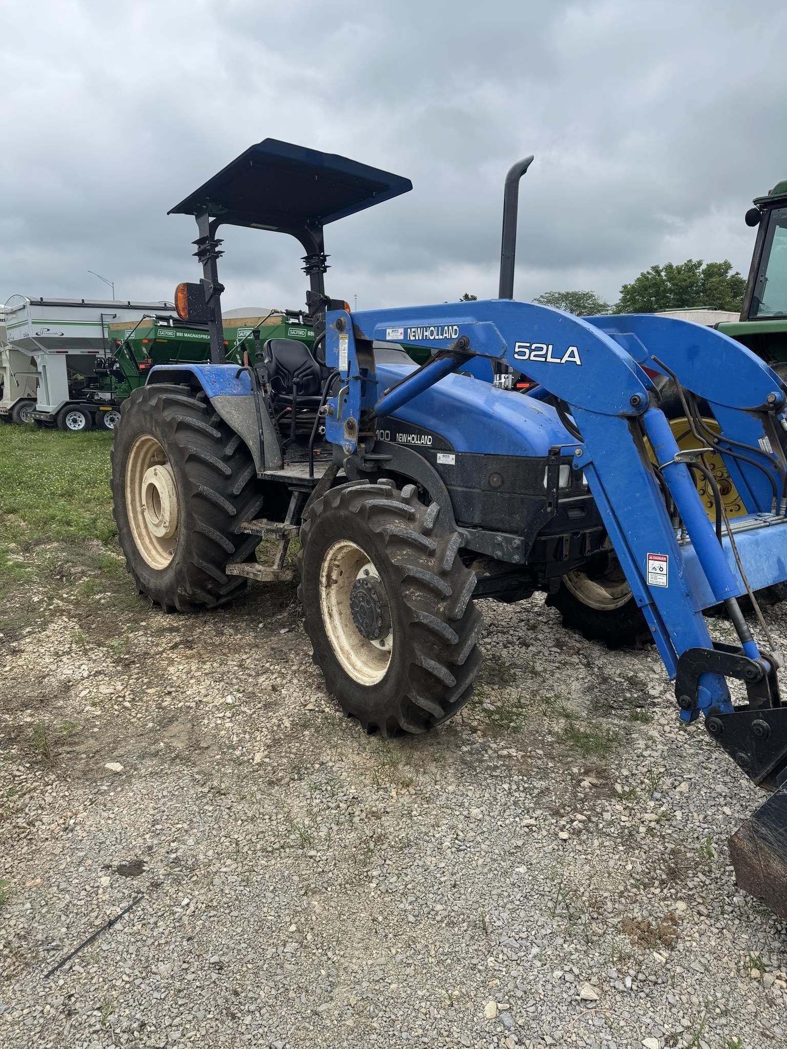 2006 New Holland TL100 Equipment Image0