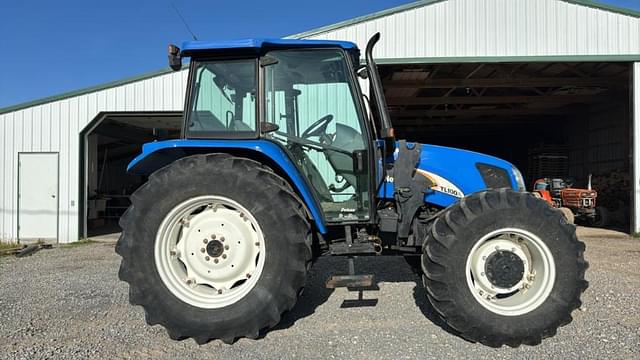 Image of New Holland TL100A equipment image 2