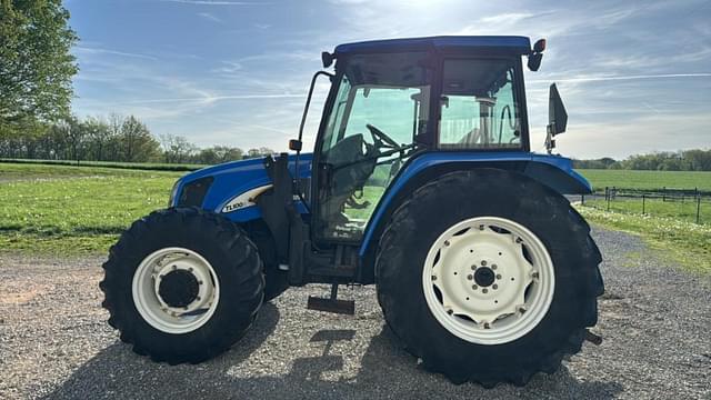 Image of New Holland TL100A equipment image 1