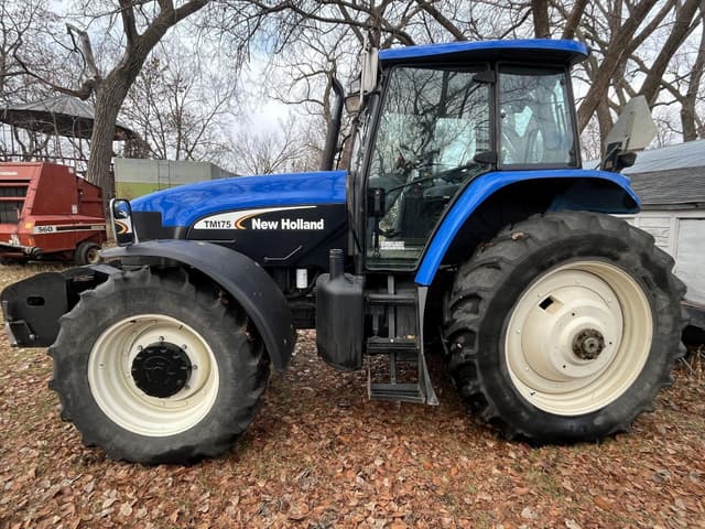 Image of New Holland TM175 equipment image 2
