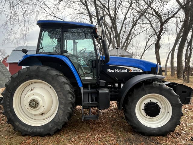 Image of New Holland TM175 equipment image 3