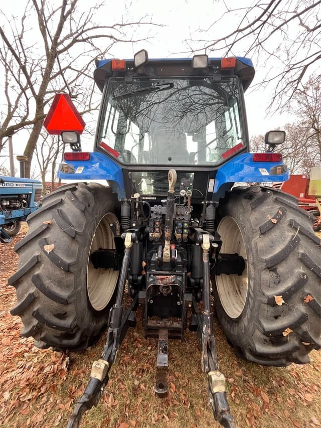 Image of New Holland TM175 equipment image 4