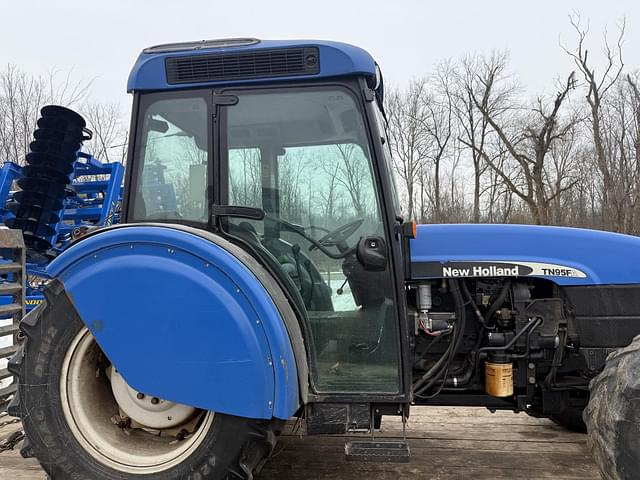 Image of New Holland TN95FA equipment image 1