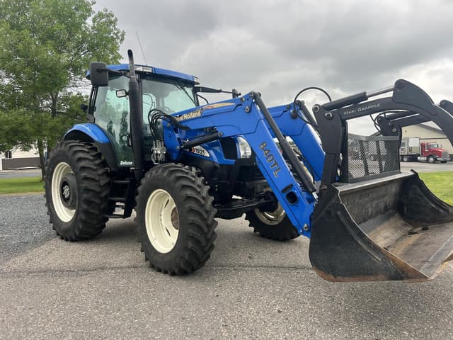 Image of New Holland TS125A equipment image 2