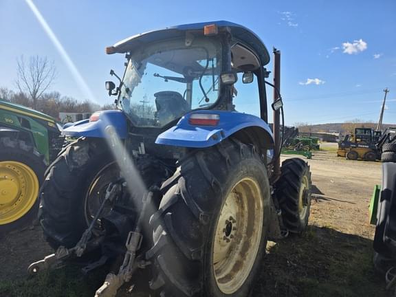 Image of New Holland TS130A equipment image 2