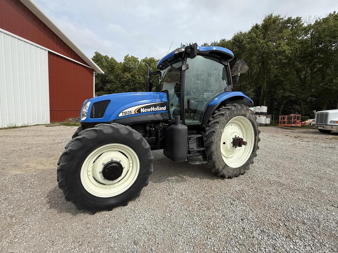 Image of New Holland TS135A Primary image