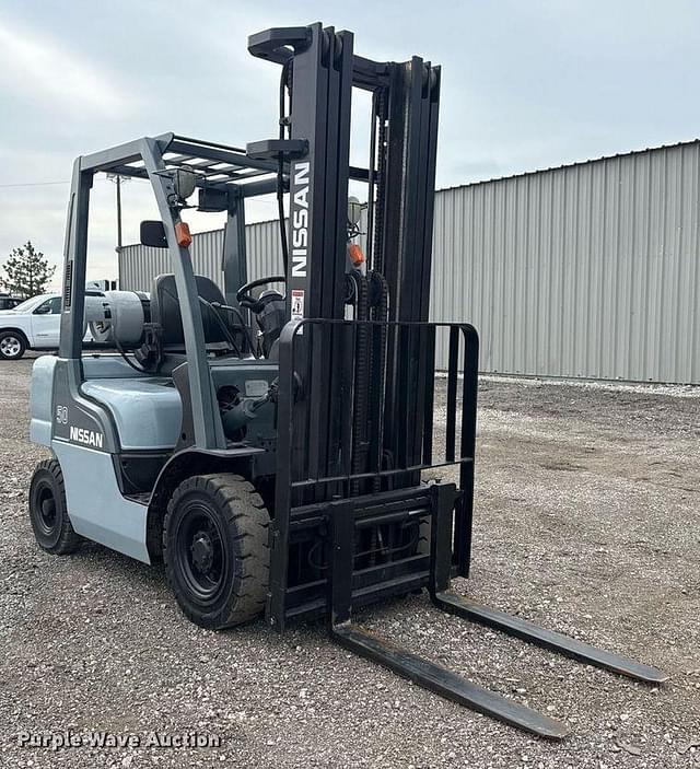 Image of Nissan 50 equipment image 2