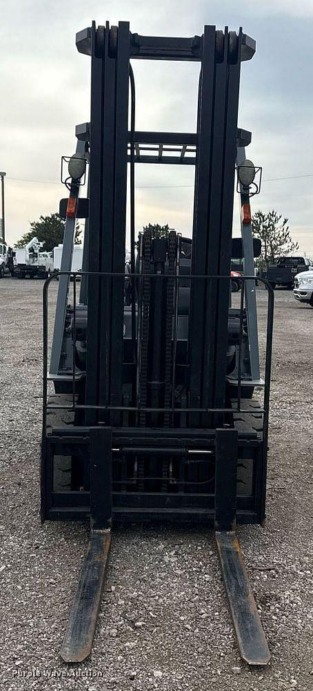 Image of Nissan 50 equipment image 1