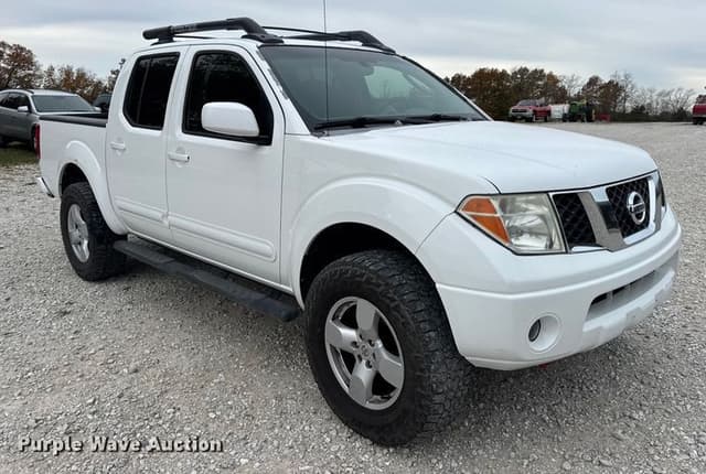 Image of Nissan Frontier equipment image 2