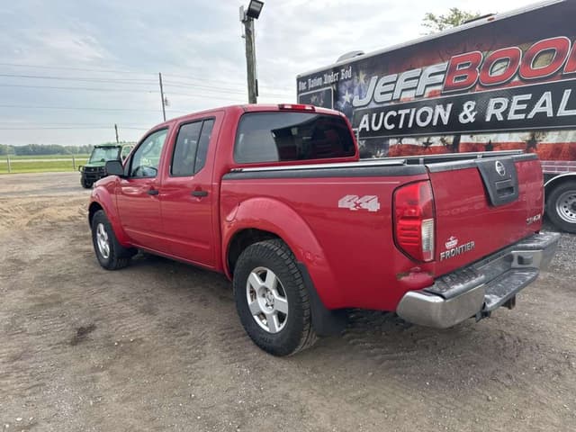 Image of Nissan Frontier equipment image 1