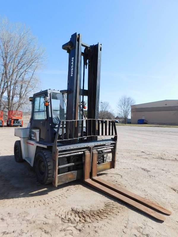 Image of Nissan 15500 equipment image 4
