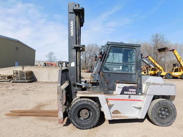 Image of Nissan 15500 equipment image 1