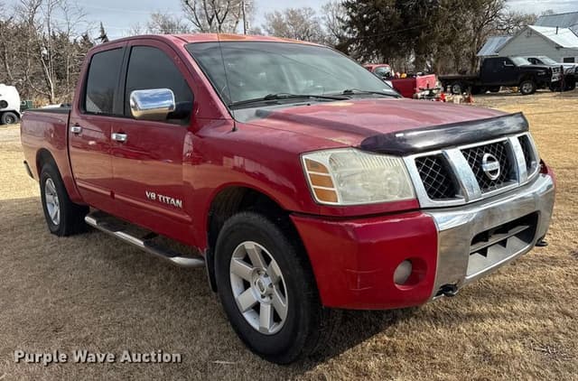 Image of Nissan Titan equipment image 2