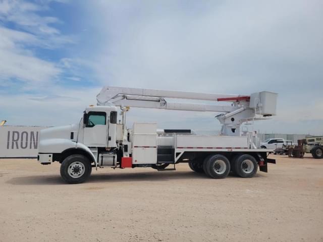 Image of Oshkosh F-Series equipment image 1