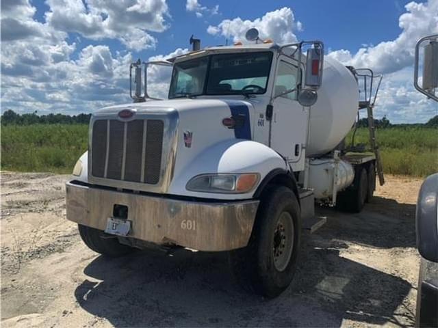 Image of Peterbilt 335 equipment image 1