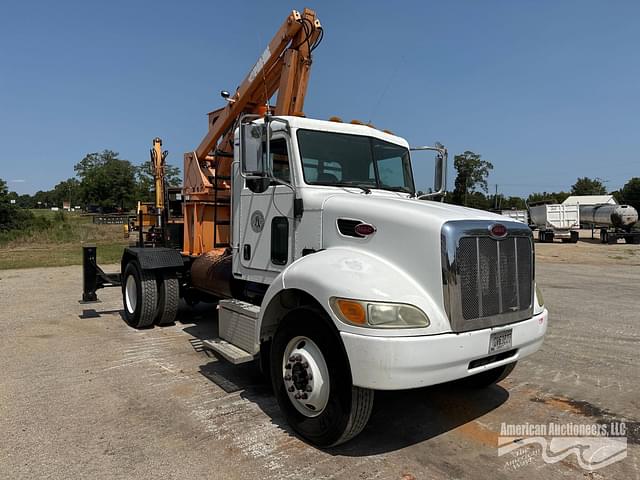 Image of Peterbilt 335 equipment image 1