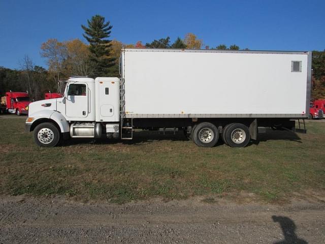 Image of Peterbilt 335 equipment image 1